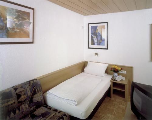 Frankischer Landgasthof Hotel Uettingen Стая снимка